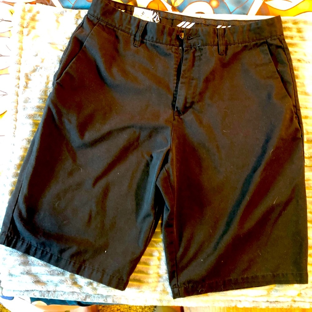 Volcom Stone cargo pants, black, 34” never worn.  Front and rear pockets.